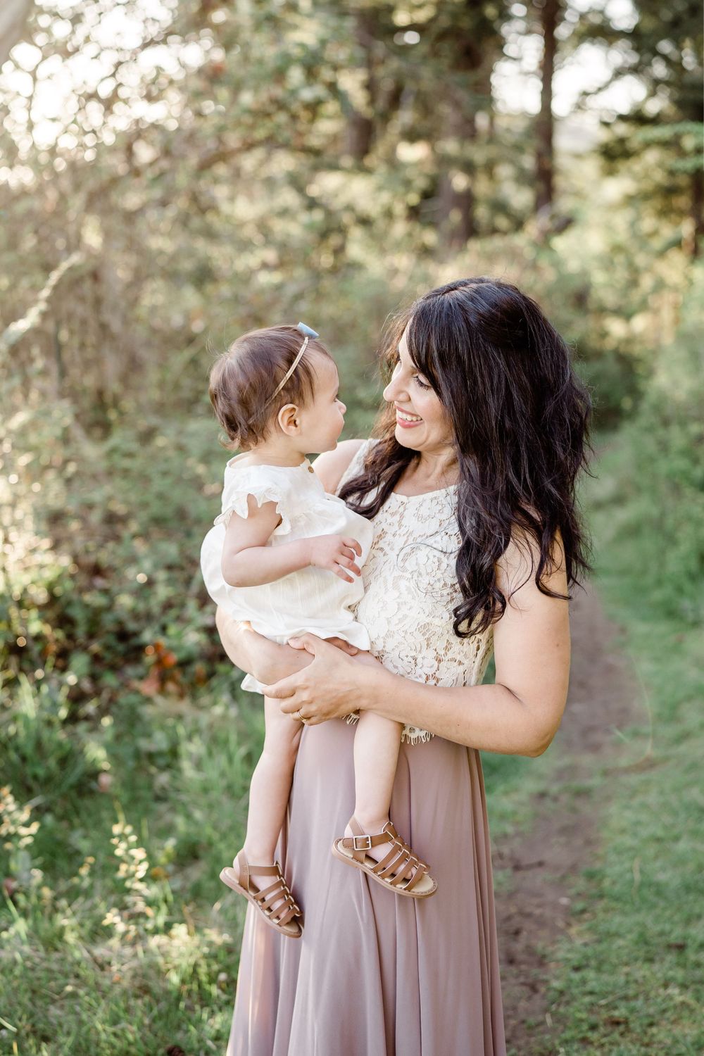 mother daughter woodstock farm sunset photos lifestyle family photographer
