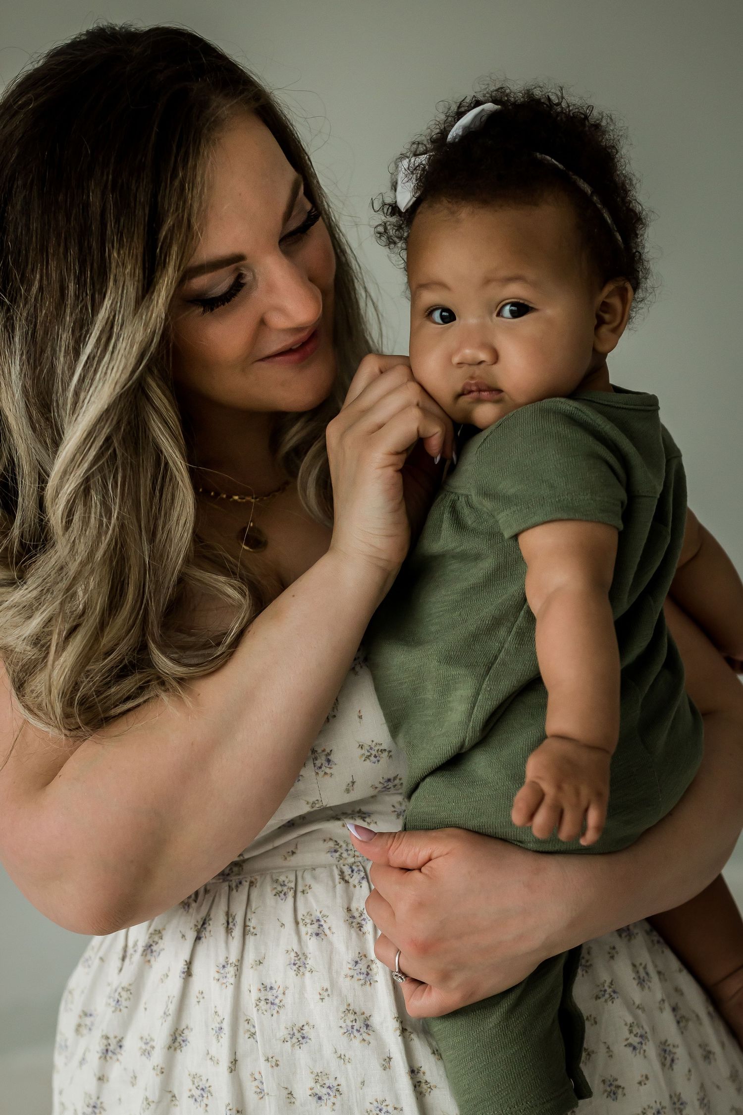 Beautiful motherhood mini sessions at Studio Boheme in Calgary by family photographer Love & Sunshine Photography.