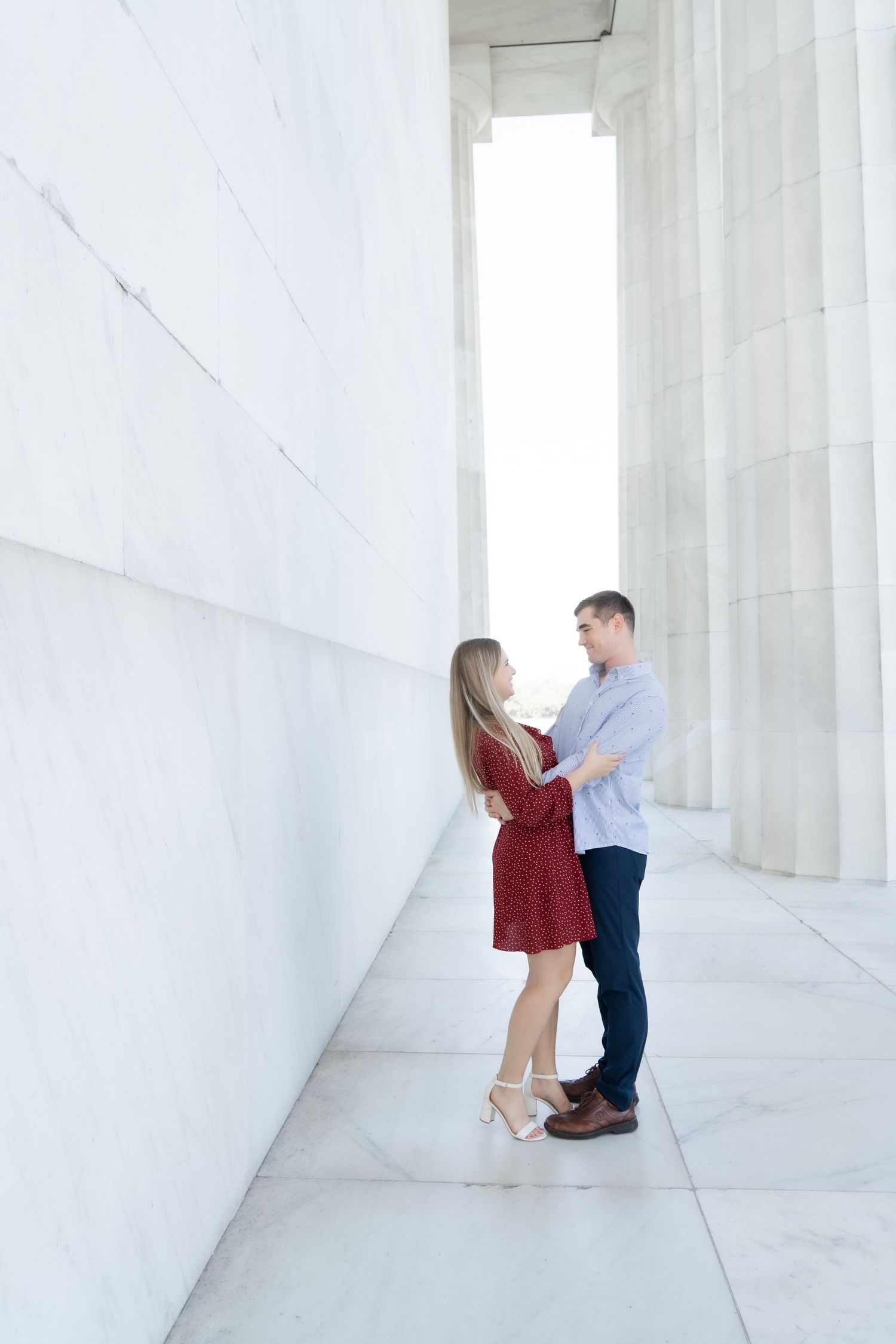 Surprise proposal proposal photoshoot in the  Lincoln Memorial