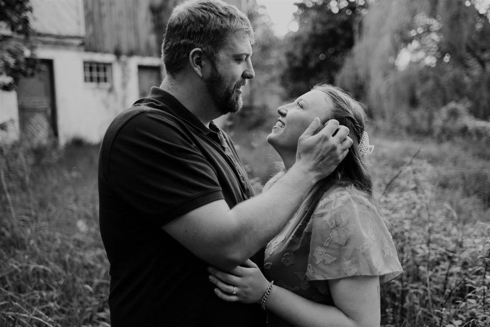 Scotsdale Farm engagement session - Barrie engagement photographer