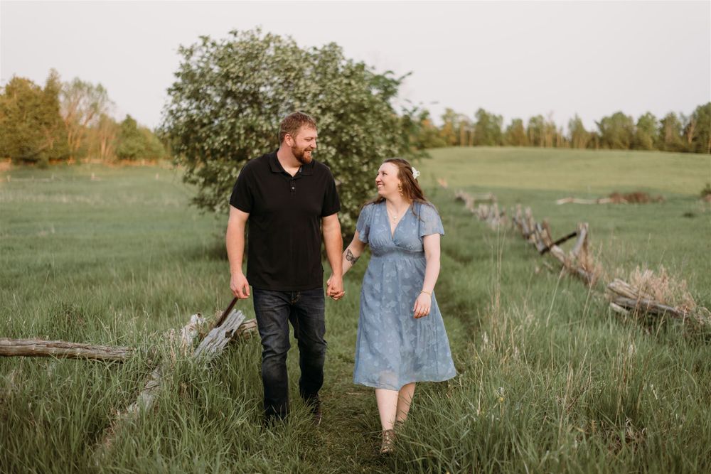 Scotsdale Farm engagement session - Barrie engagement photographer
