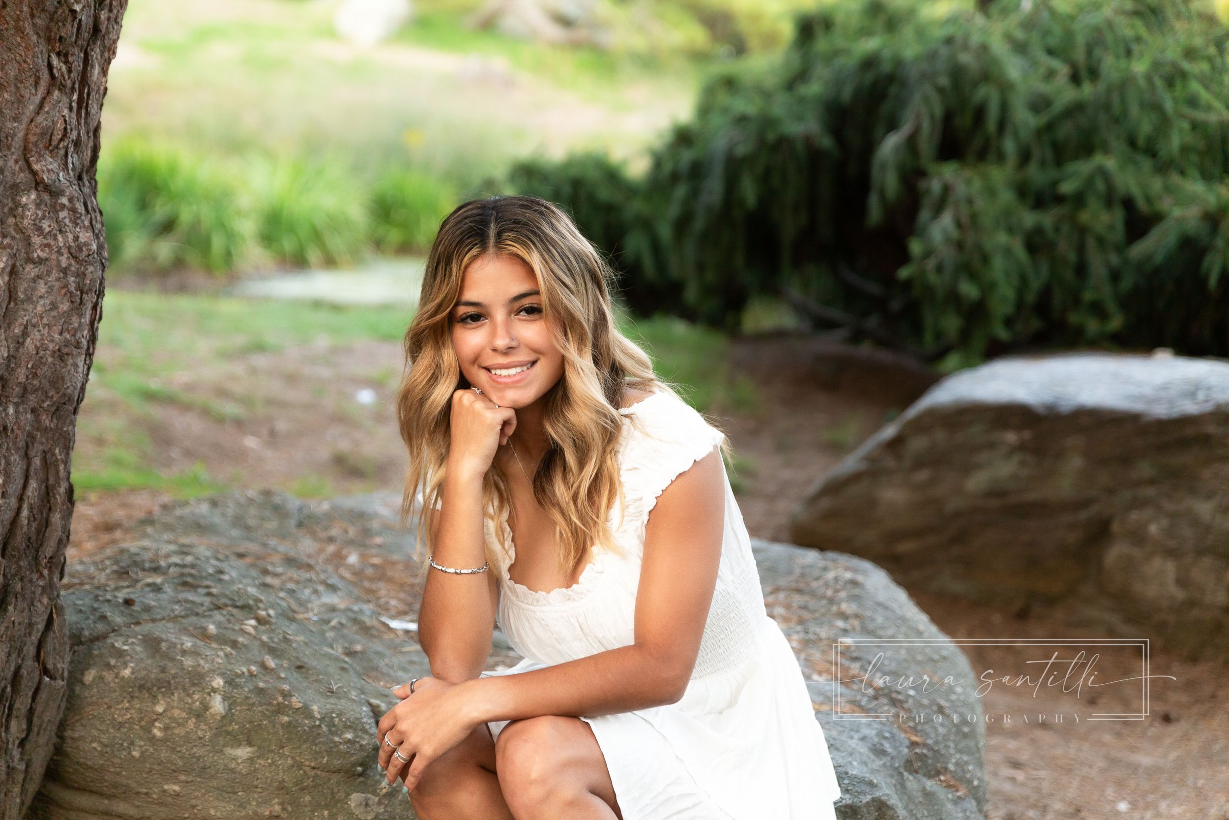 senior portraits outdoors