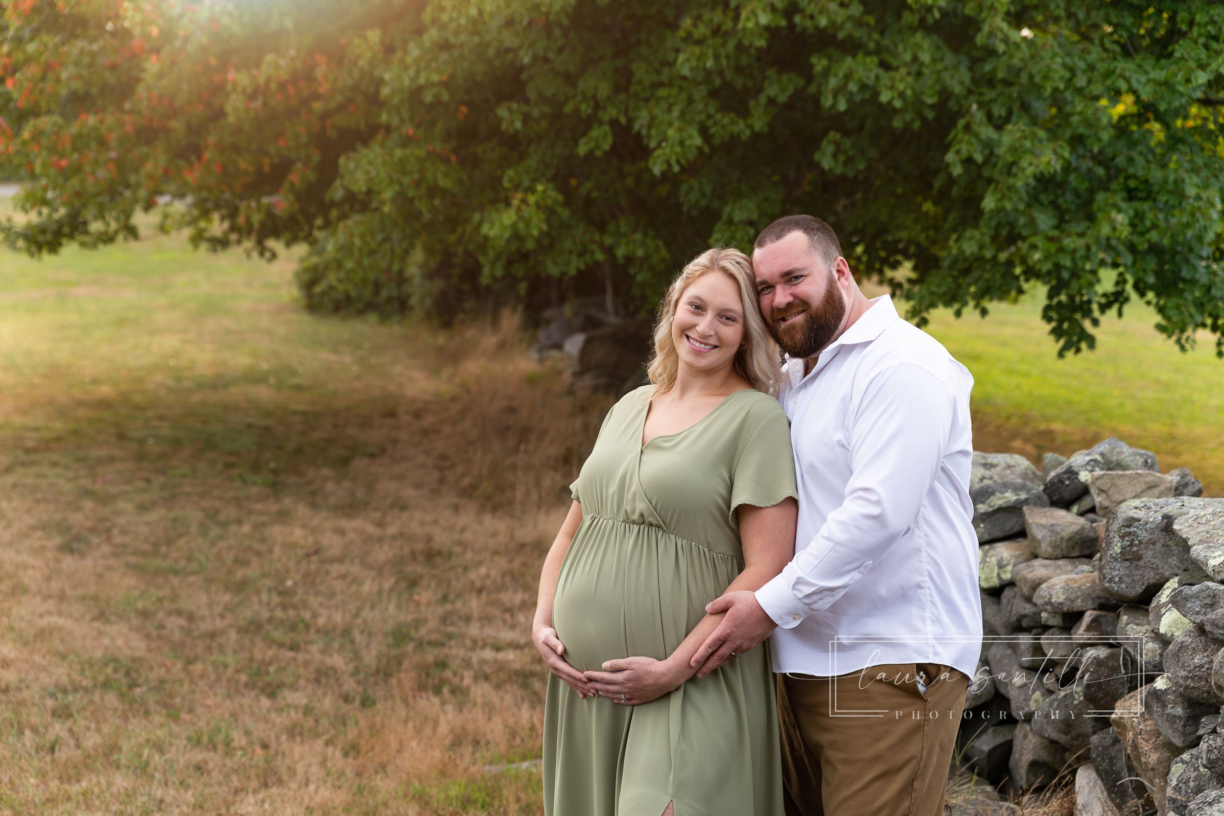 maternity portraits outdoors