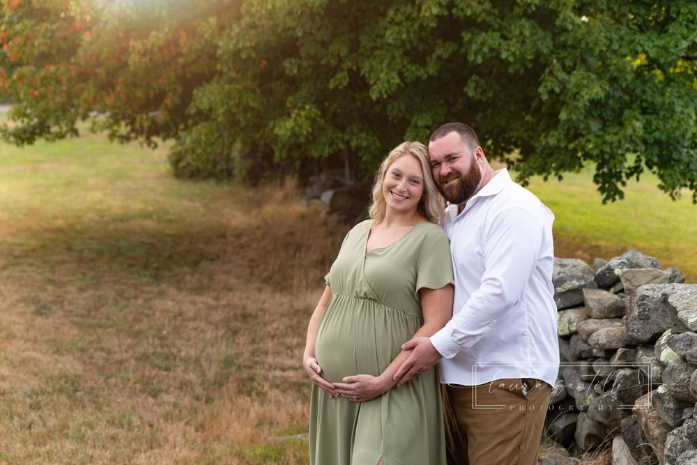 maternity portraits outdoors