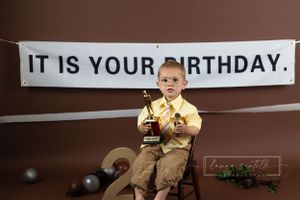 themed cake smash session