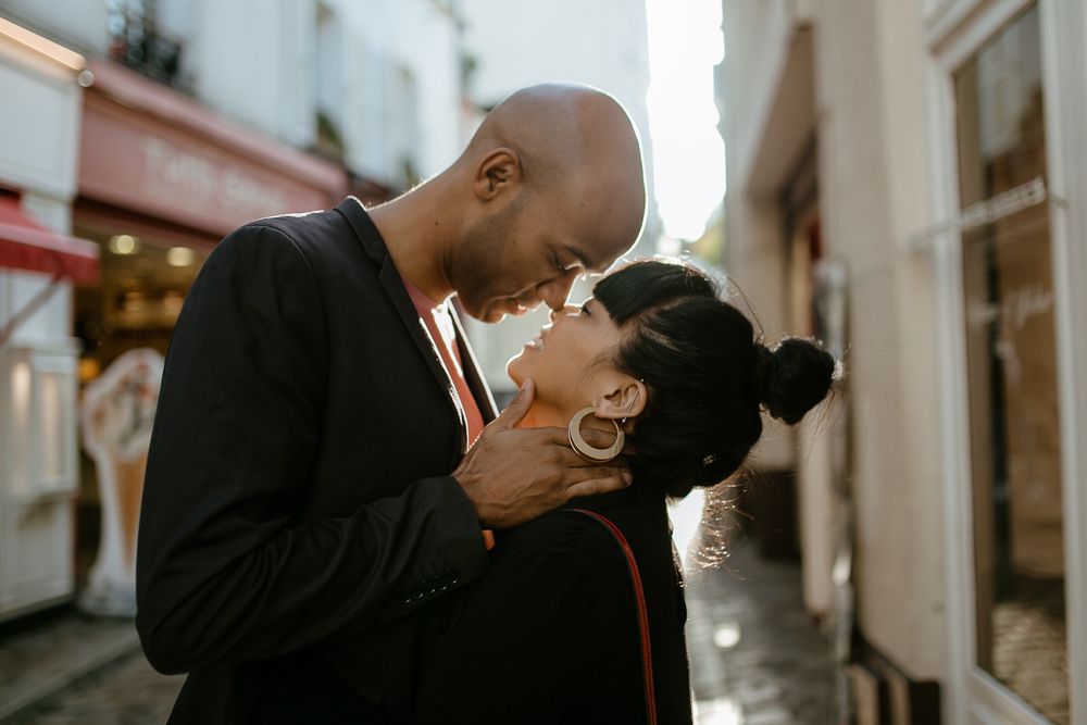 Paris engagement photo shoot