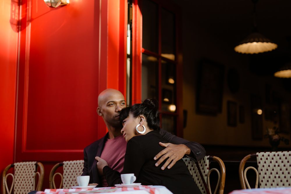 Montmartre engagement photo shoot