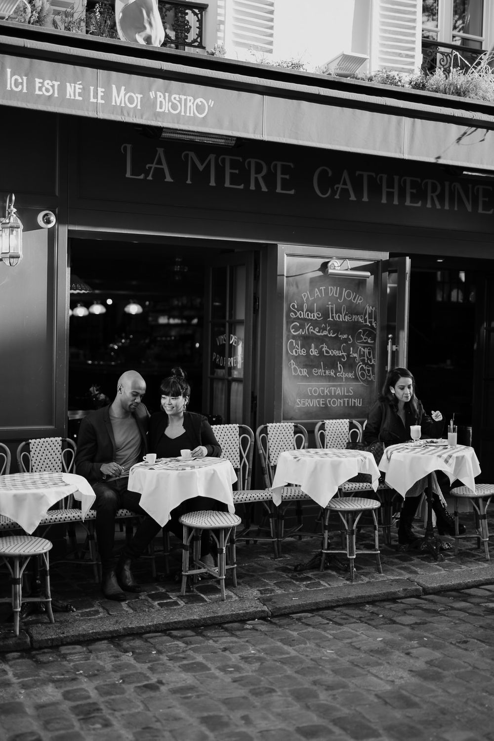 Paris engagement photo shoot