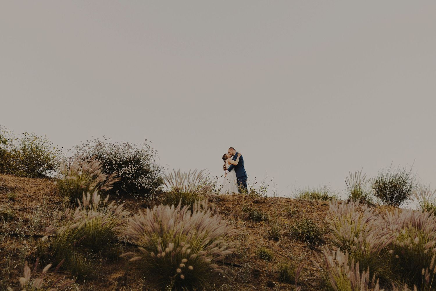 E Noelle Photography backyard wedding in Hidden Hills Los Angeles, bride and groom portraits in mountain