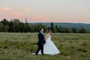 Bride and groom photos at Healy Farm Events in Kentville, Nova Scotia. Charlotte Buckle Photography