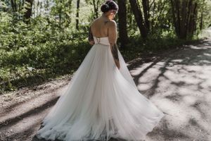 Small June wedding at Timber House Resort in Brighton, Ontario