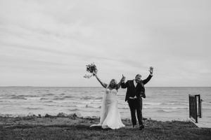 September wedding at Timber House Resort in Brighton, Ontario