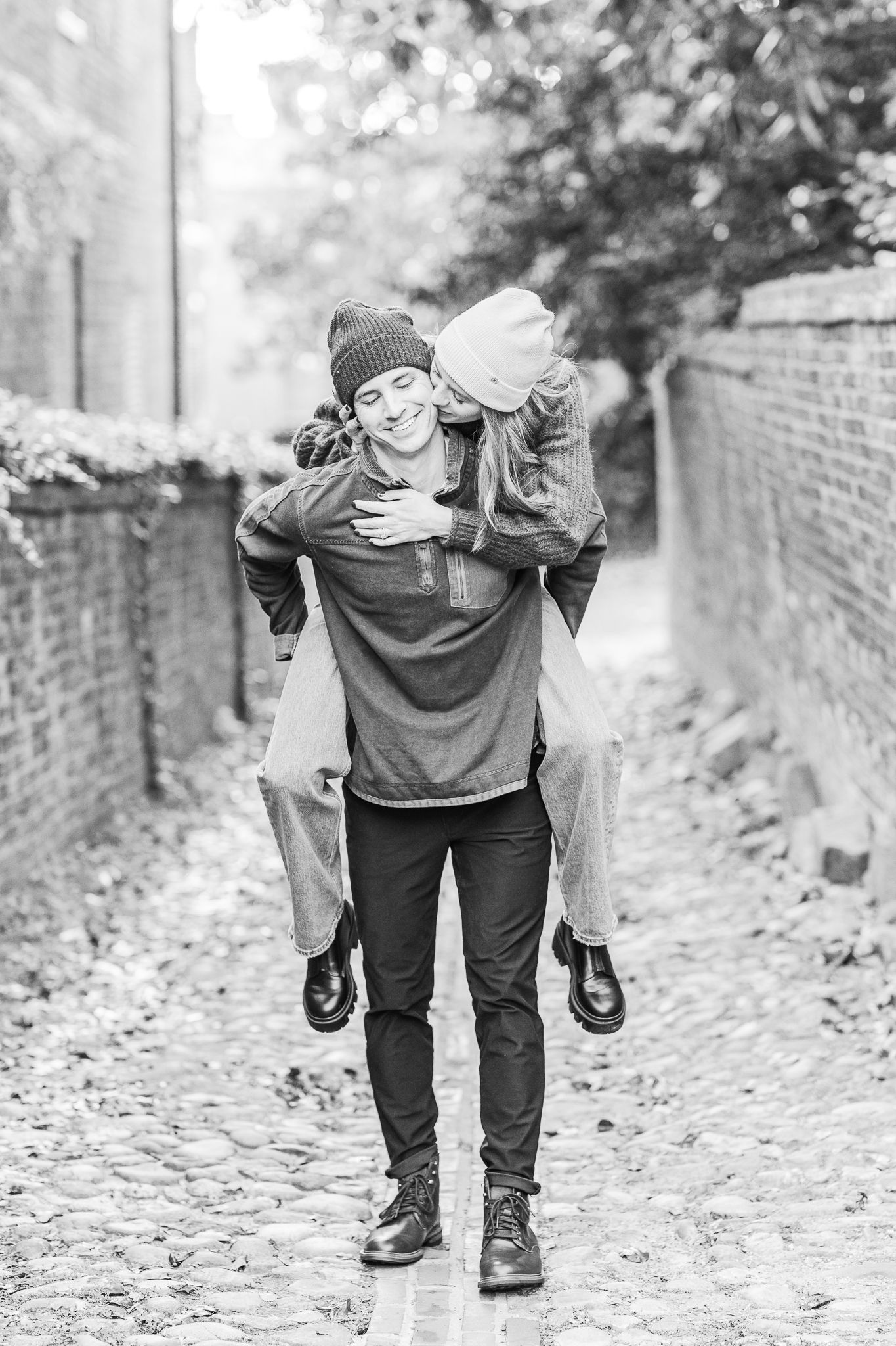 OLD TOWN ALEXANDRIA FALL ENGAGEMENT SHOOT