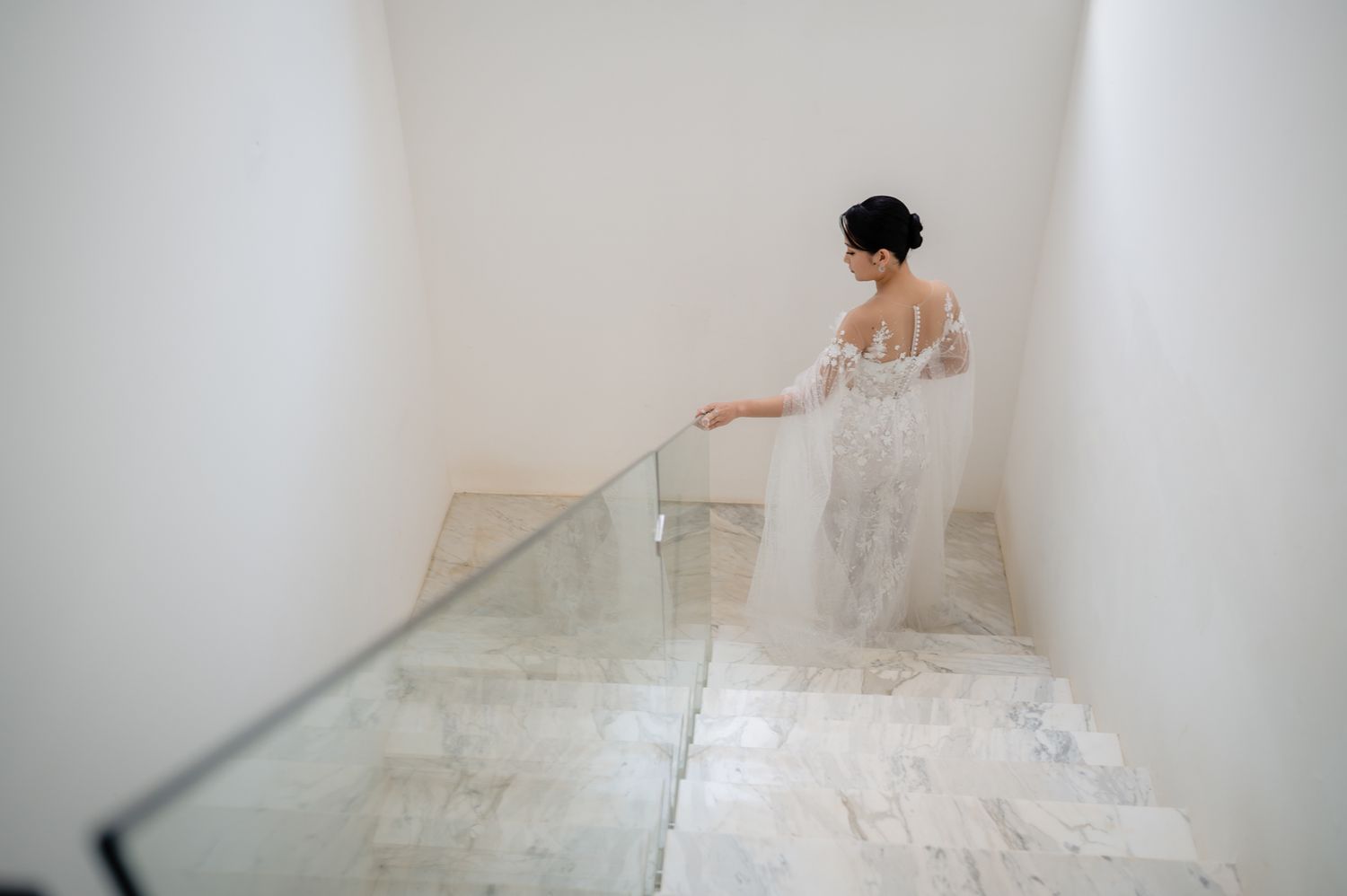 Emotional cinematic photography by Che Hoang Huy for Symphony by H Studio weddings.