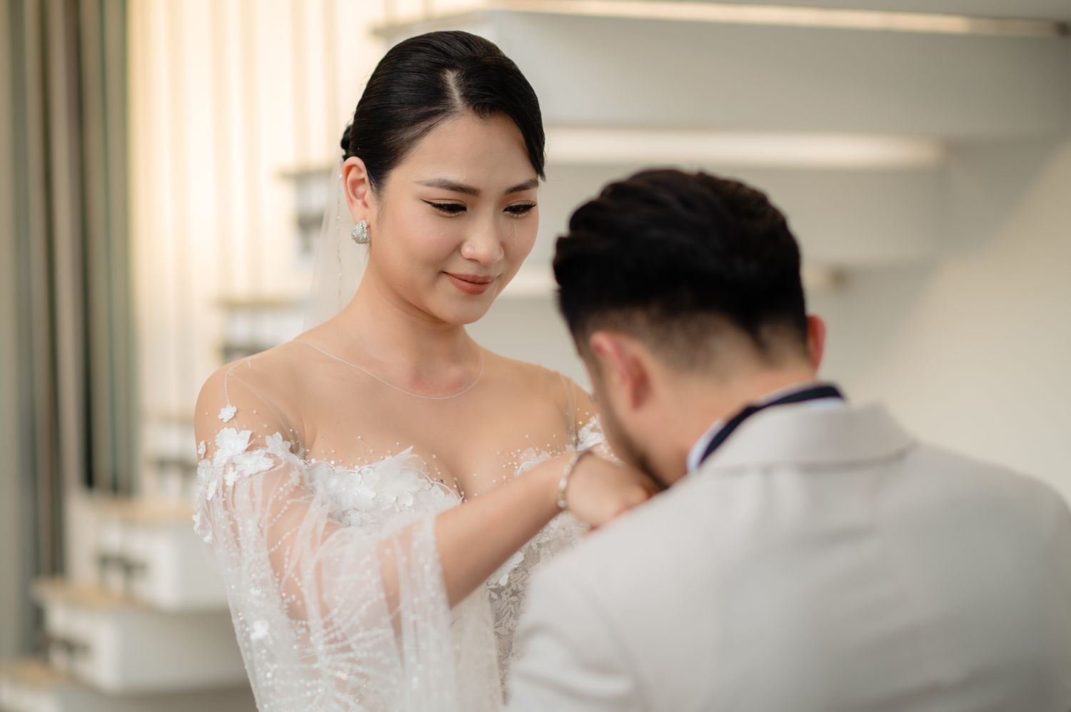Emotional cinematic photography by Che Hoang Huy for Symphony by H Studio weddings.