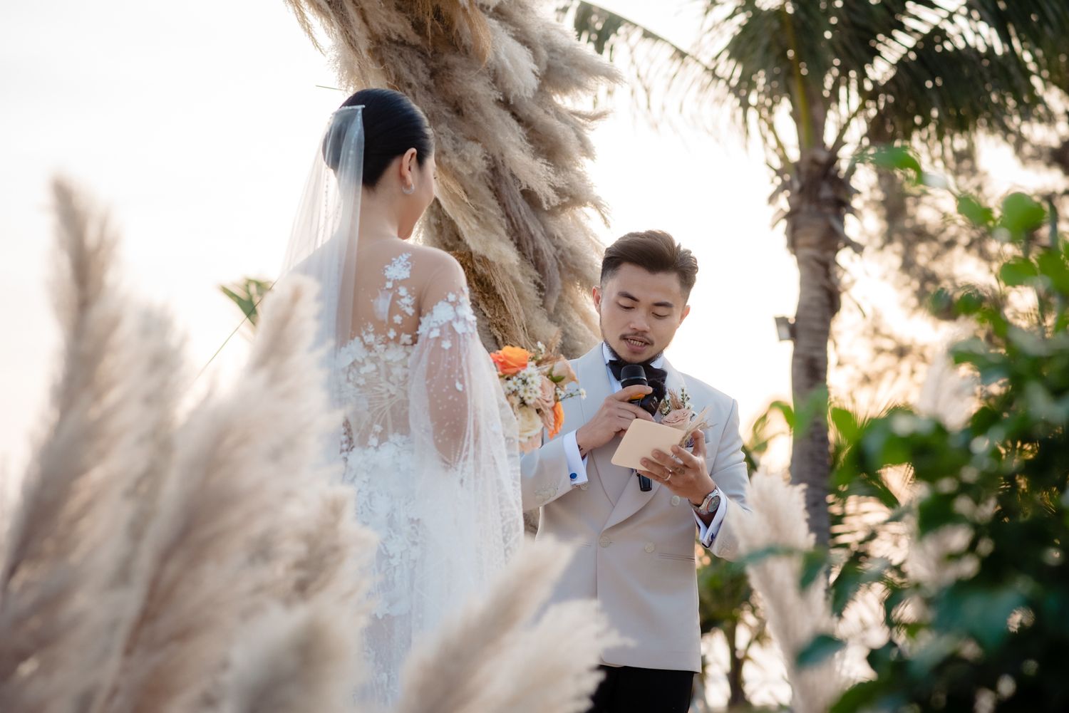 Emotional cinematic photography by Che Hoang Huy for Symphony by H Studio weddings.