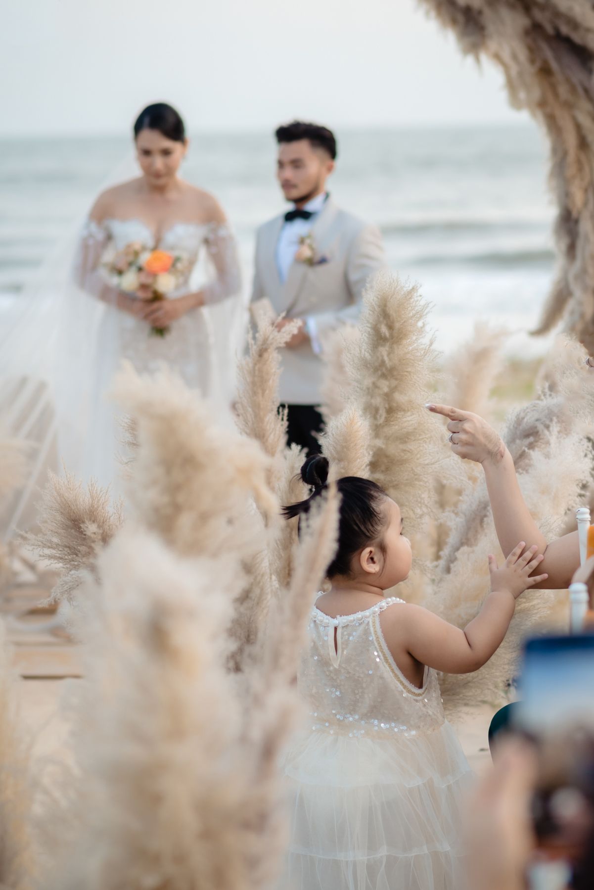 Emotional cinematic photography by Che Hoang Huy for Symphony by H Studio weddings.