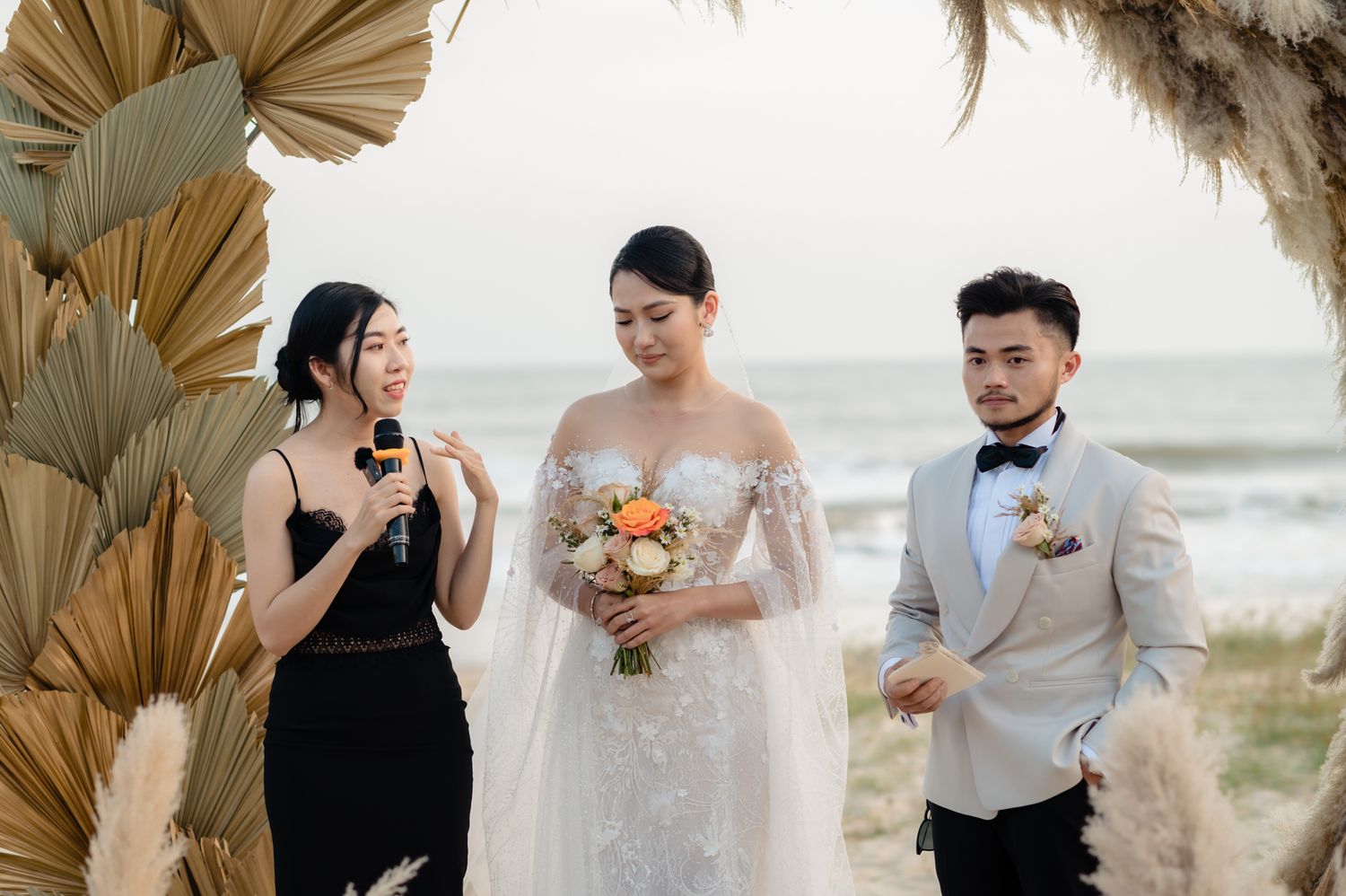 Emotional cinematic photography by Che Hoang Huy for Symphony by H Studio weddings.