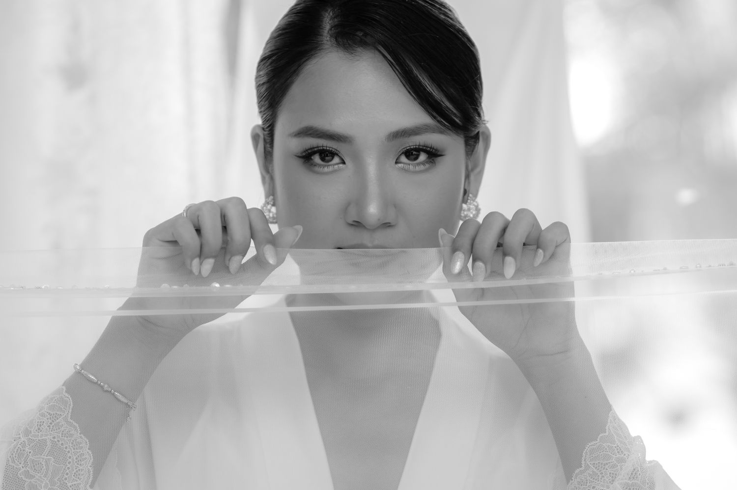 Emotional cinematic photography by Che Hoang Huy for Symphony by H Studio weddings.