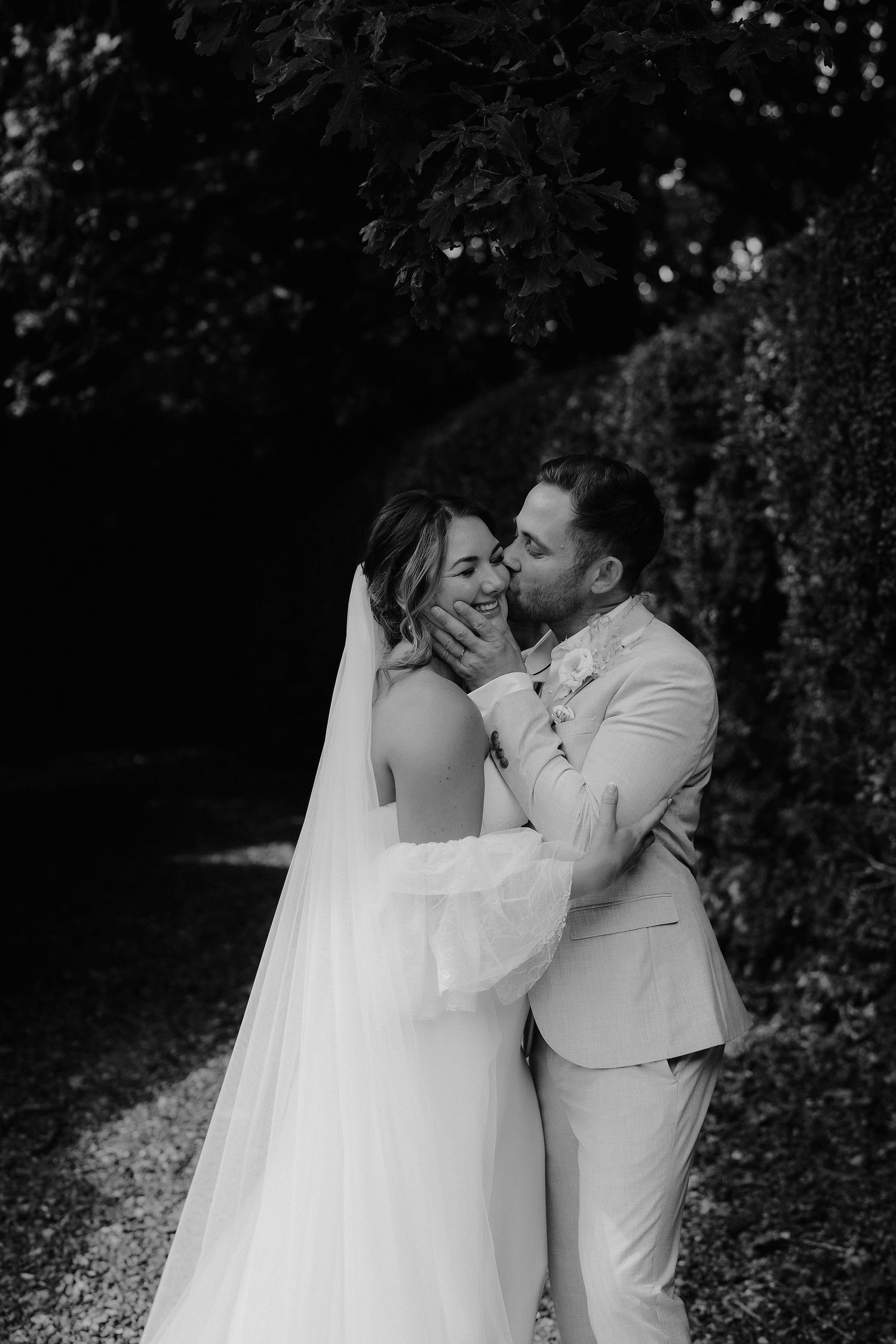 Somerset-pennard-house-wedding-bride-and-groom