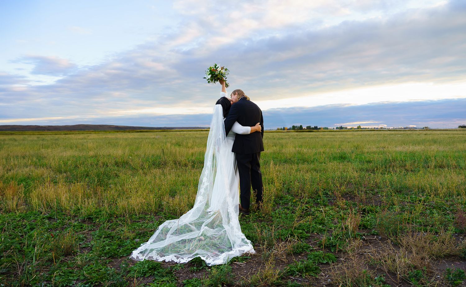 midland tx wedding photographer bride and groom outdoor portraits sunset wedding photo bride veil midland tx photographers midland tx