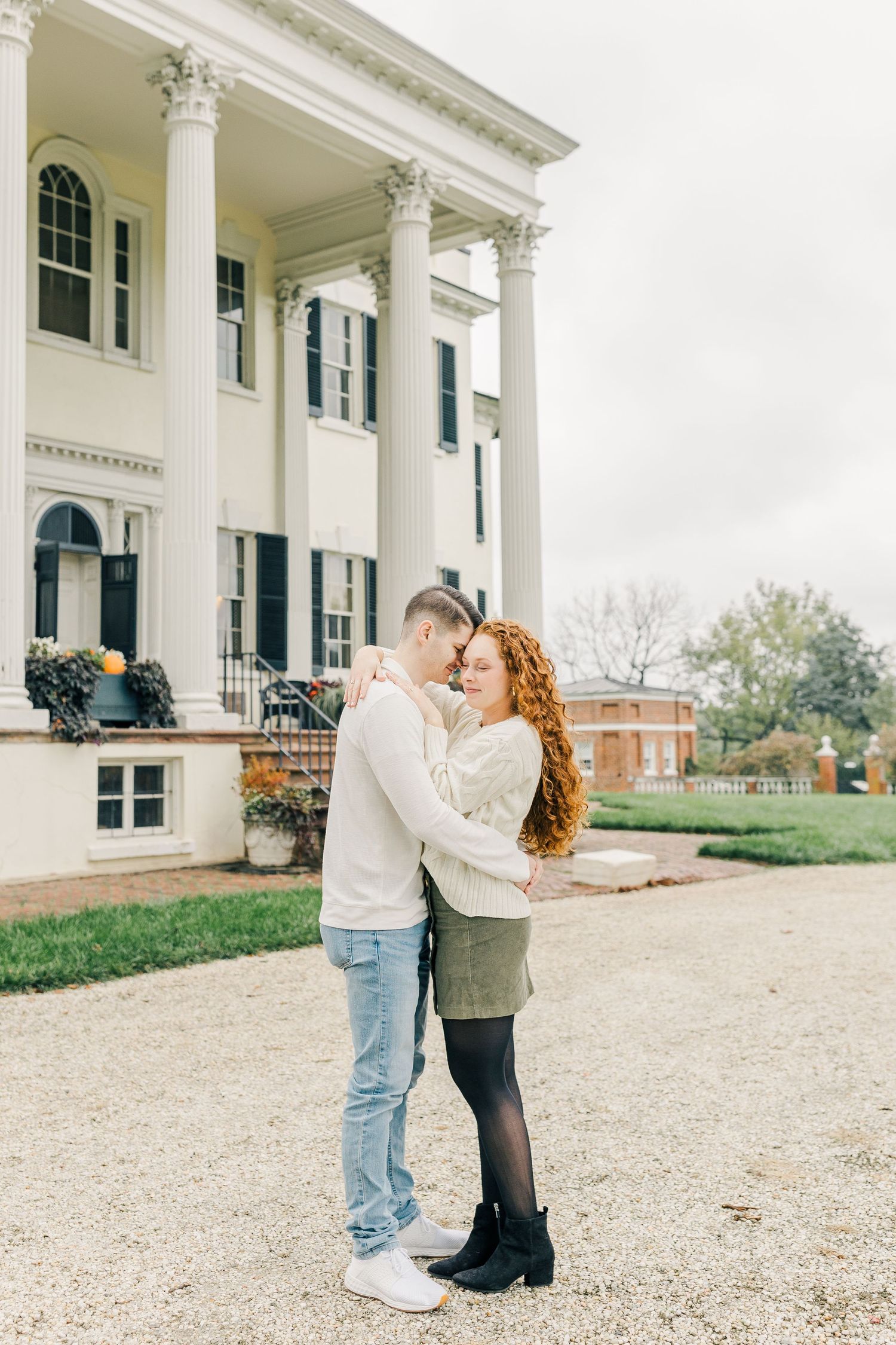 OATLANDS HISTORIC HOUSE LEESBURG VIRGINIA ENGAGEMENT PICTURES