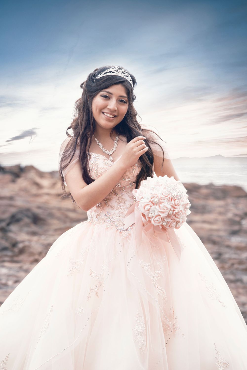 Quinceañera Photo at Palos Verdes Cove. fotógrafo de Quinceañera. Fotos de Quince. Vestidos de Quince. Fotos de Quinceañera en la playa.