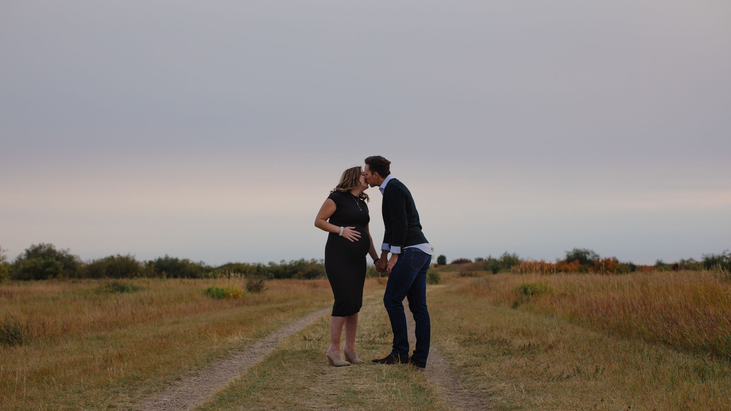 Outdoor maternity session white butte, regina Fall