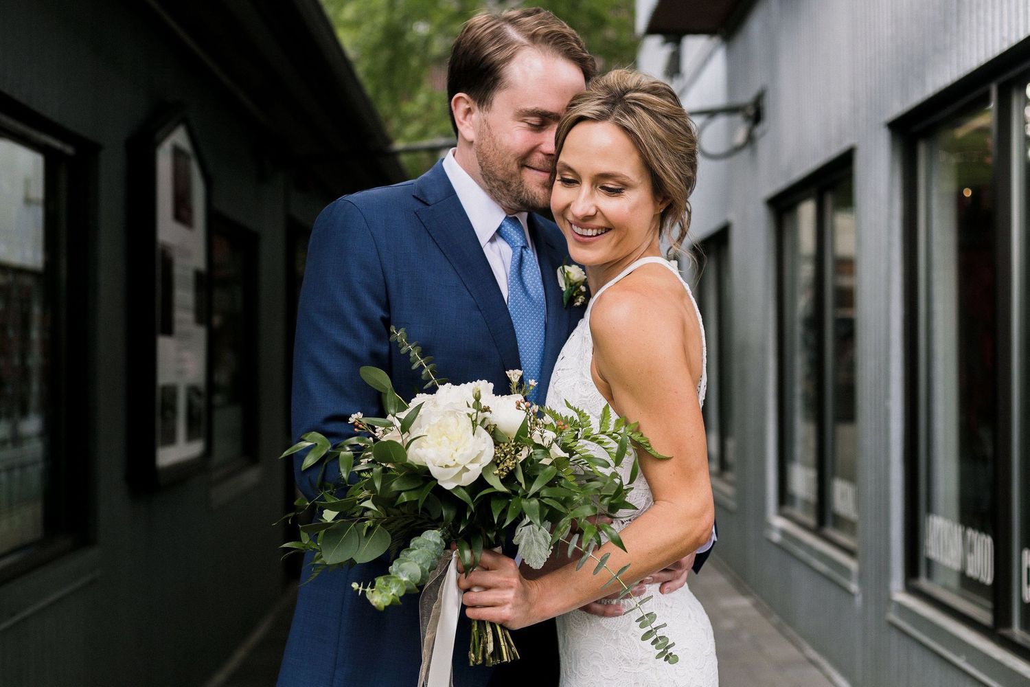 Mobile wedding makeup artist