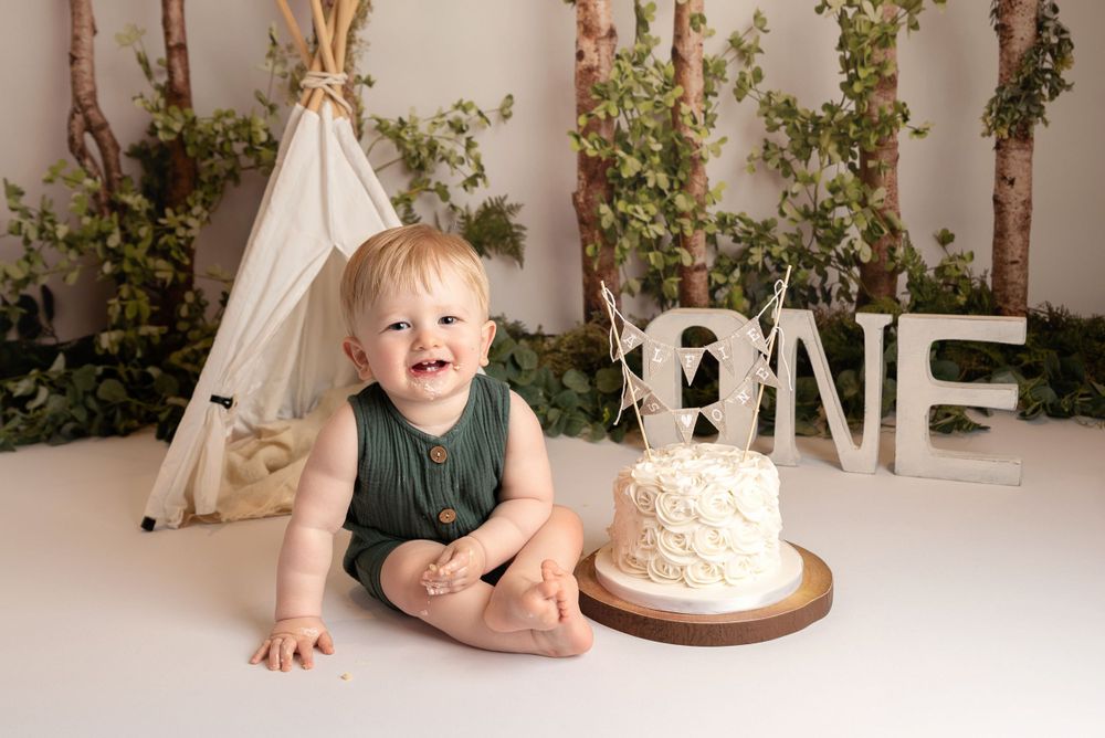 Cake smash boy