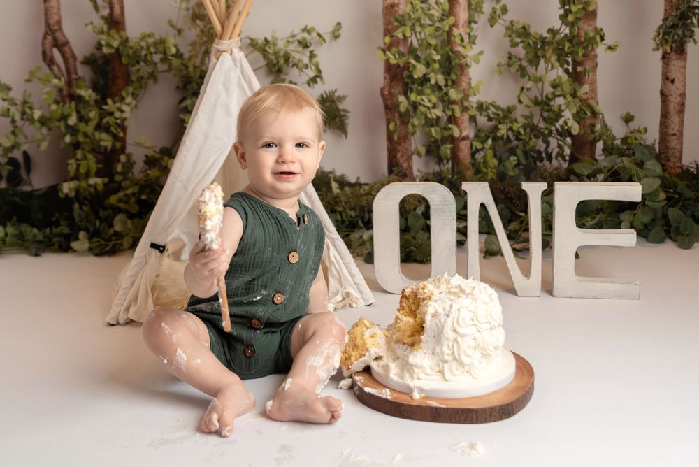 Cake smash boy