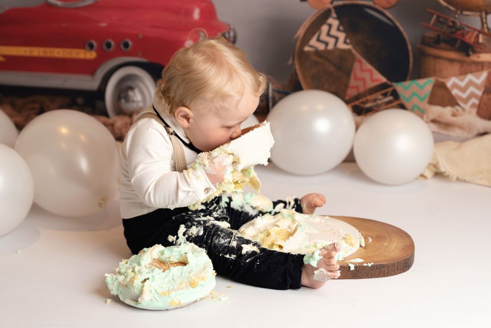 Cake smash boy