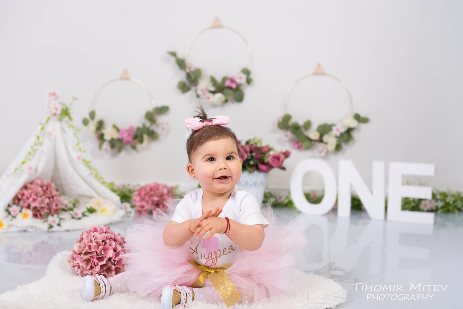 Фотосесия първа годинка smash cake на Андрея