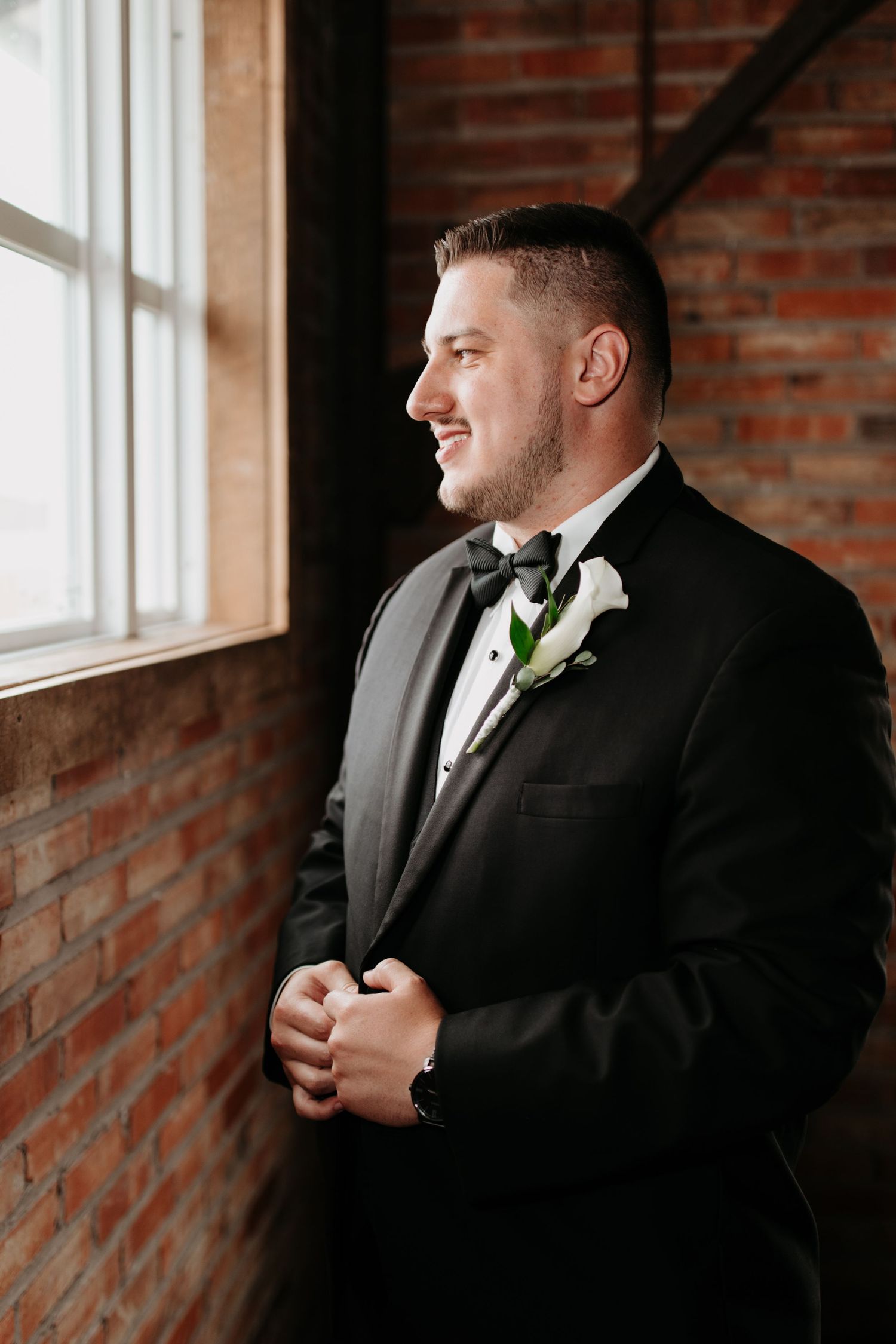 Ohio Photographer, Ohio Wedding, Wedding Photos, Groom Photos, Pickwick Place, Wedding Portraits,