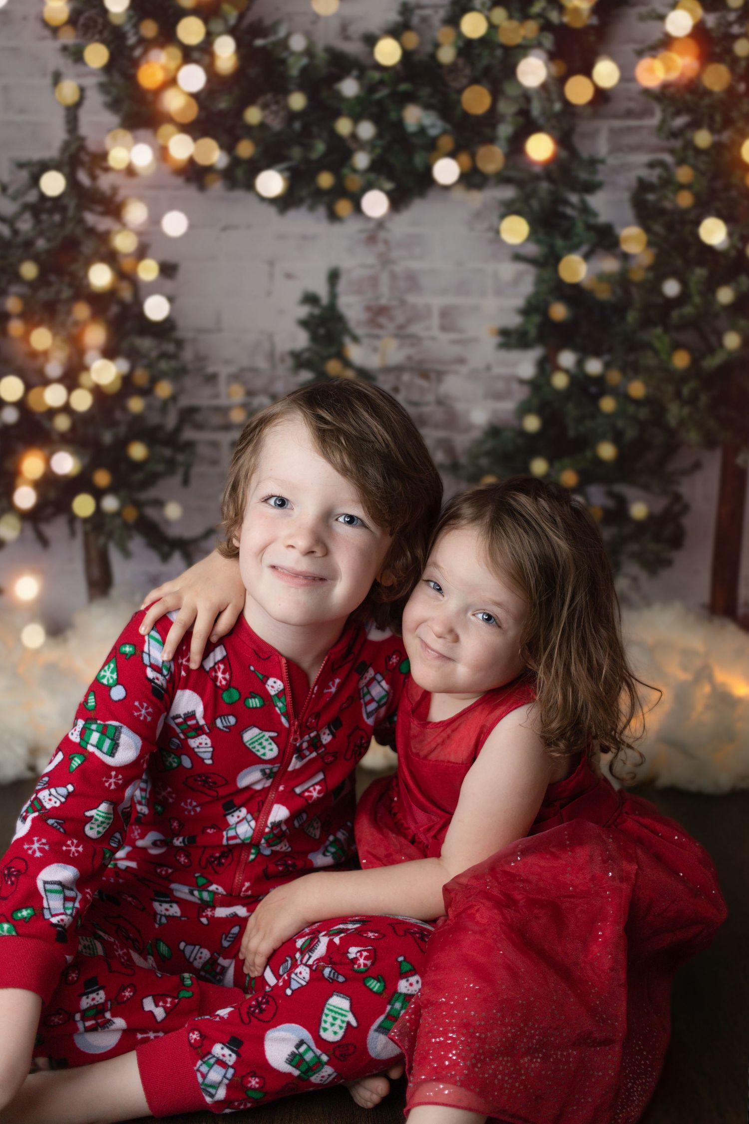 Christmas Mini Sessions 2022. Christmas Family Photography Milton Ontario. Smile On Photography