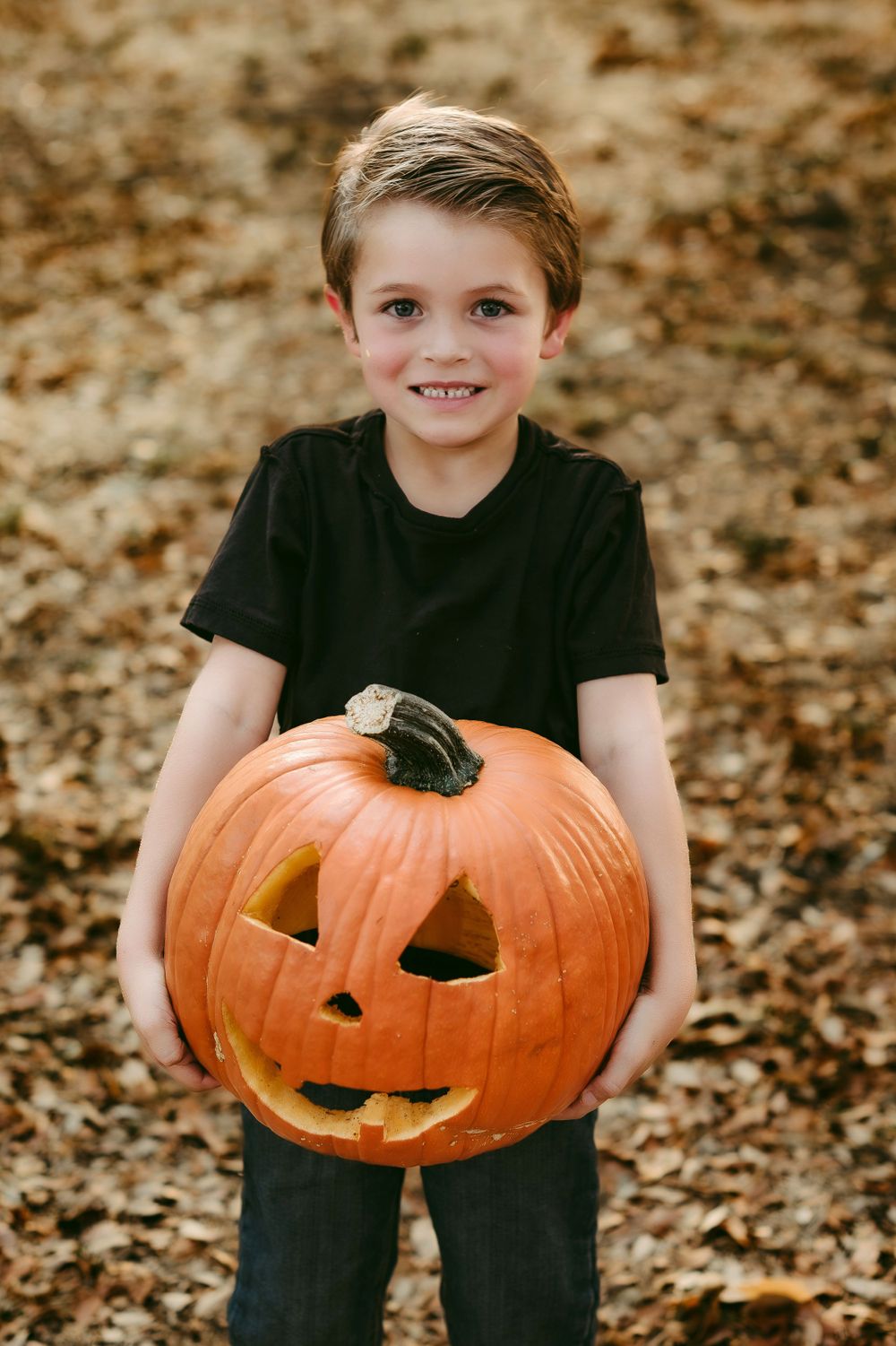 A Spooky Sheet Ghost and Pumpkin Head Halloween Family Photo Session in Seguin, Texas | Katy Montoya Photography