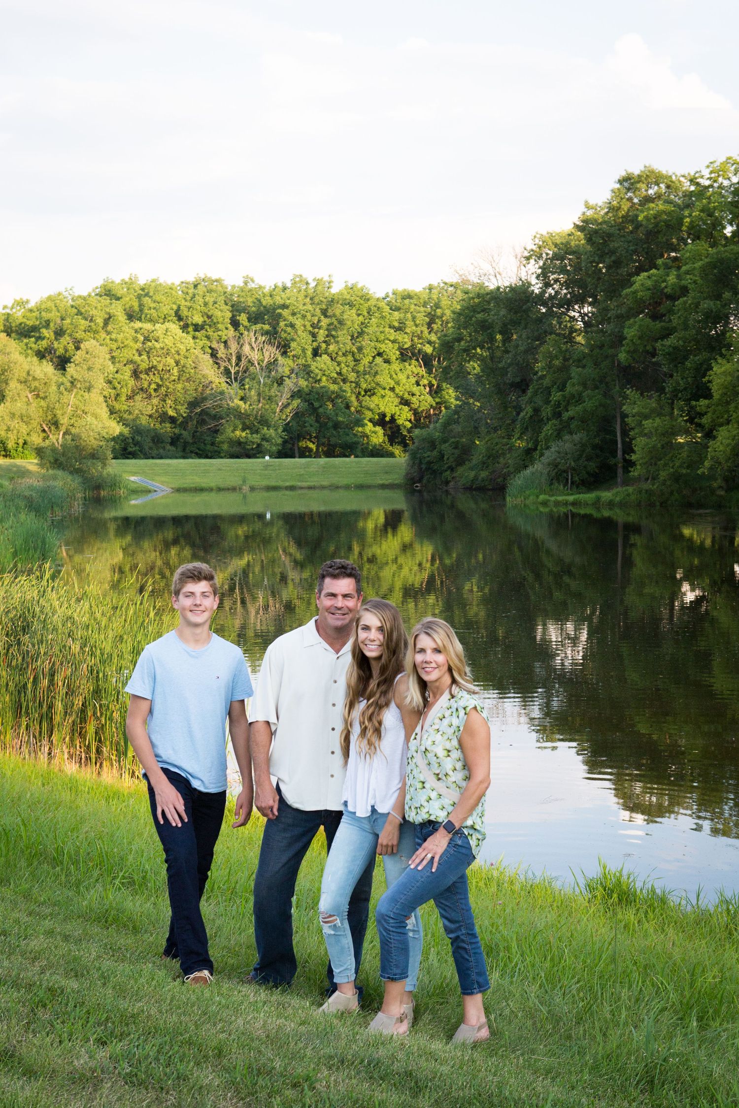 Zionsville photographer - Nathaniel Edmunds Photography - captures family pictures