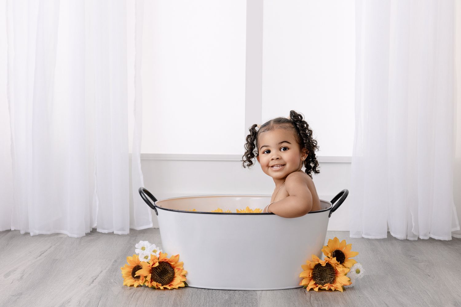baby milestone photoshoot, miami baby photographer, get baby pictures taken near me