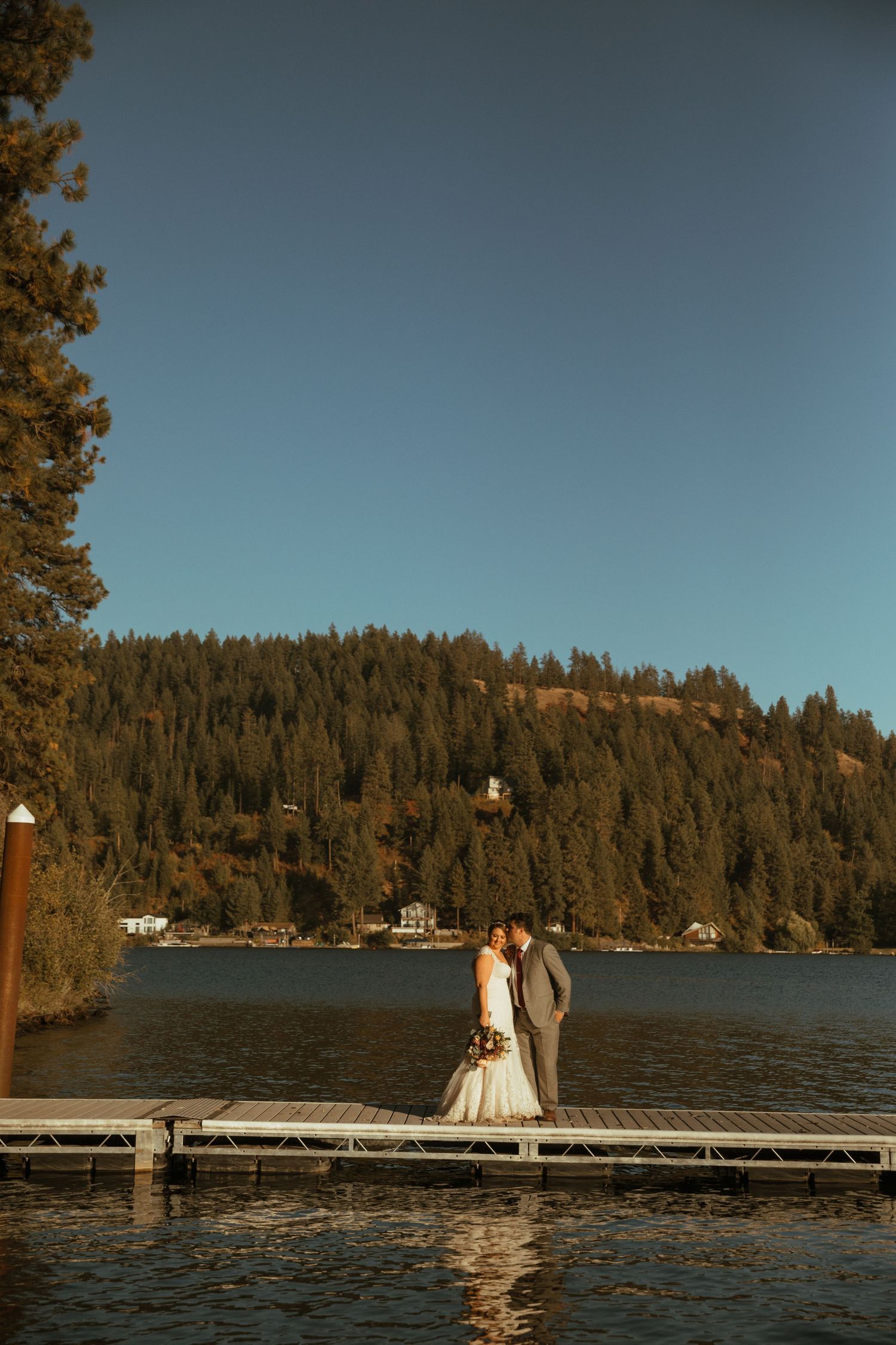 ohio-Camp-Four-Echoes-lake-dock-wedding-photographer
