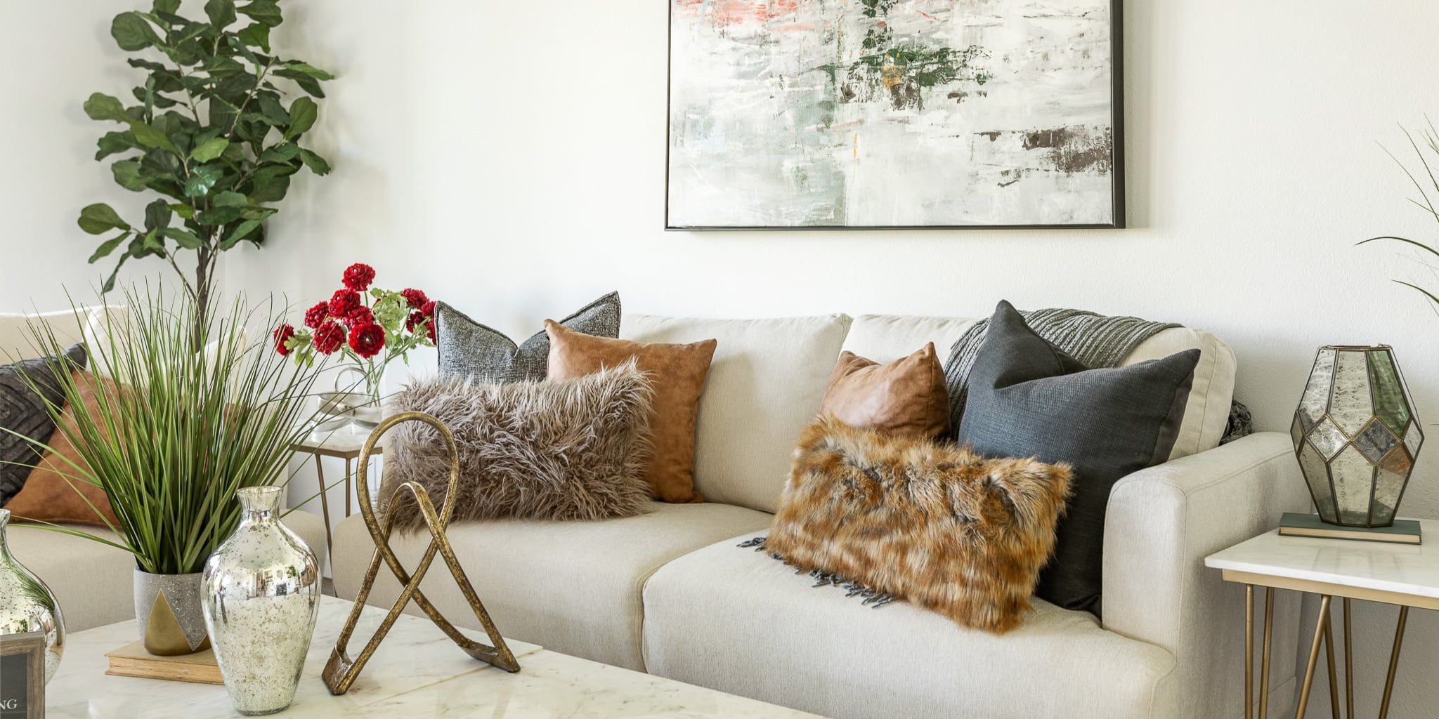 Home staging - living room.  Serving Riverside, Redlands, Palm Springs, San Diego, Vista, big bear, and arrowhead