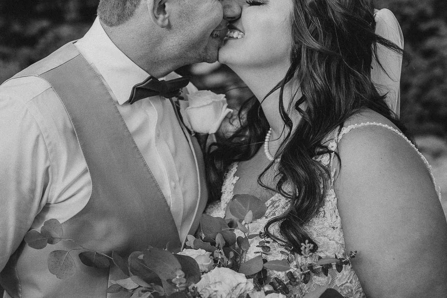Chattaroy Wedding Photographer