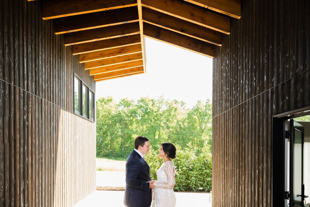 Bride and groom enjoy summer wedding at Jorgensen Farms in Westerville, Ohio.