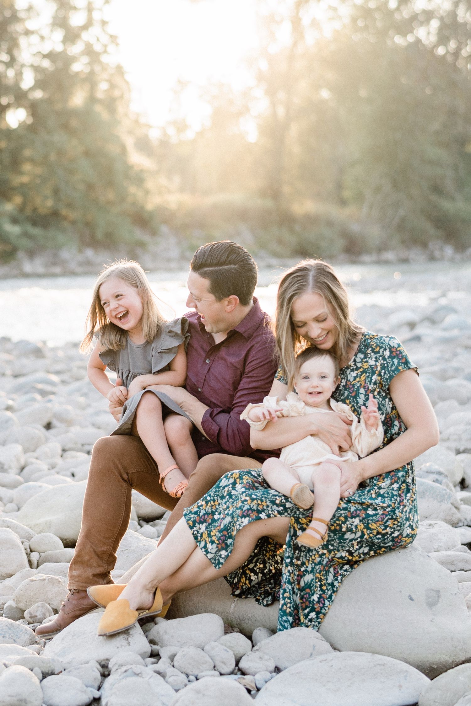 family photography riverbar photos whatcom county lifestylye parents tickle the kids