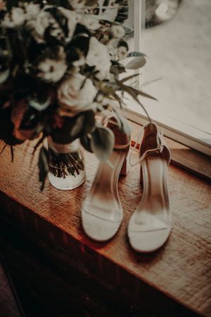 Michigan Wedding Photographer | Creative Art By Bree