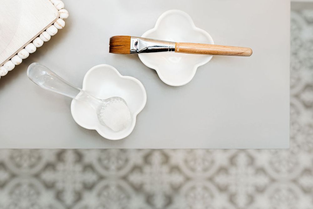 Glo Skin Beauty tray and product brush. Barrie Newmarket Bradford. Orillia.