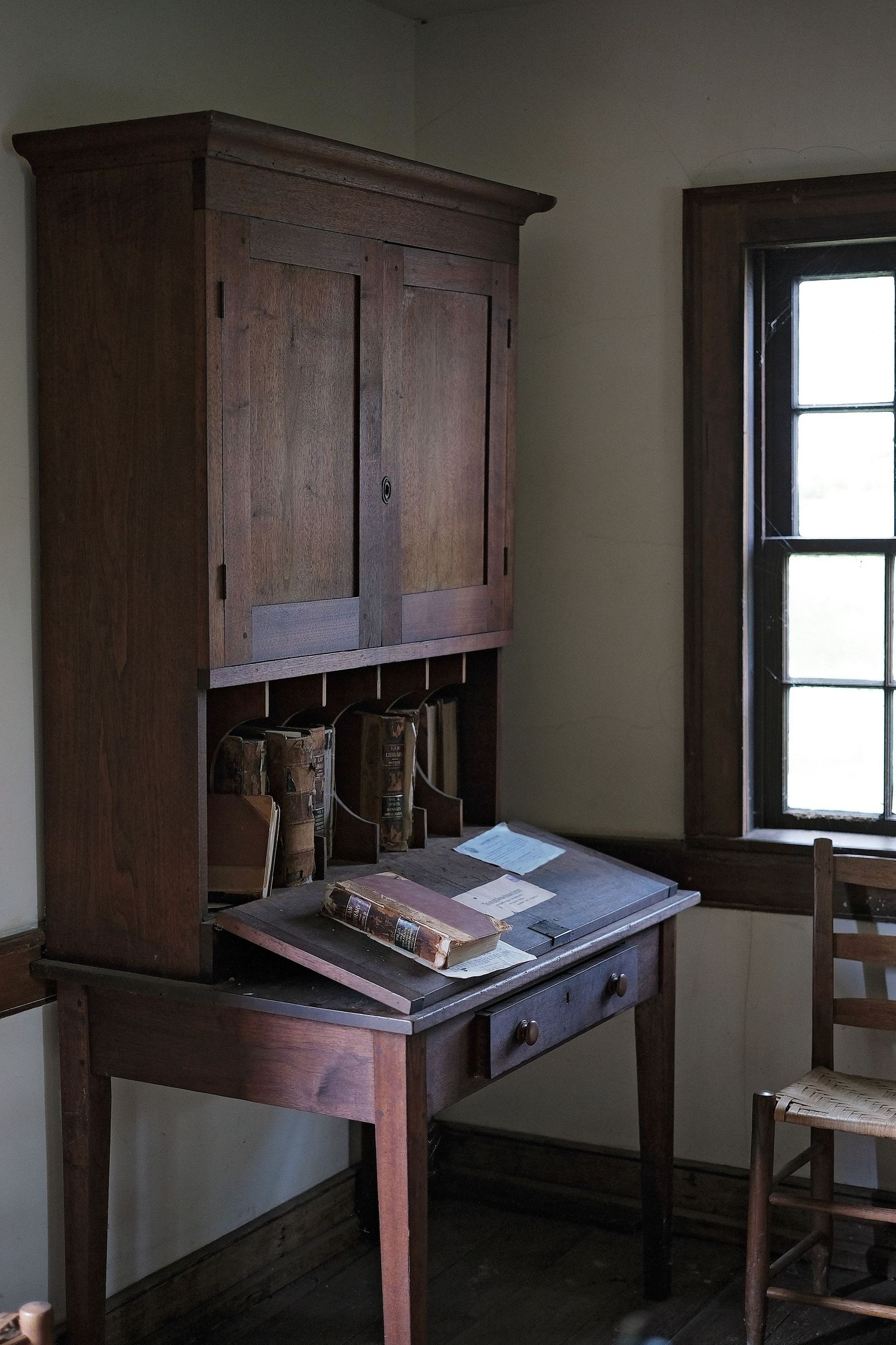 Courthouse secretary desk