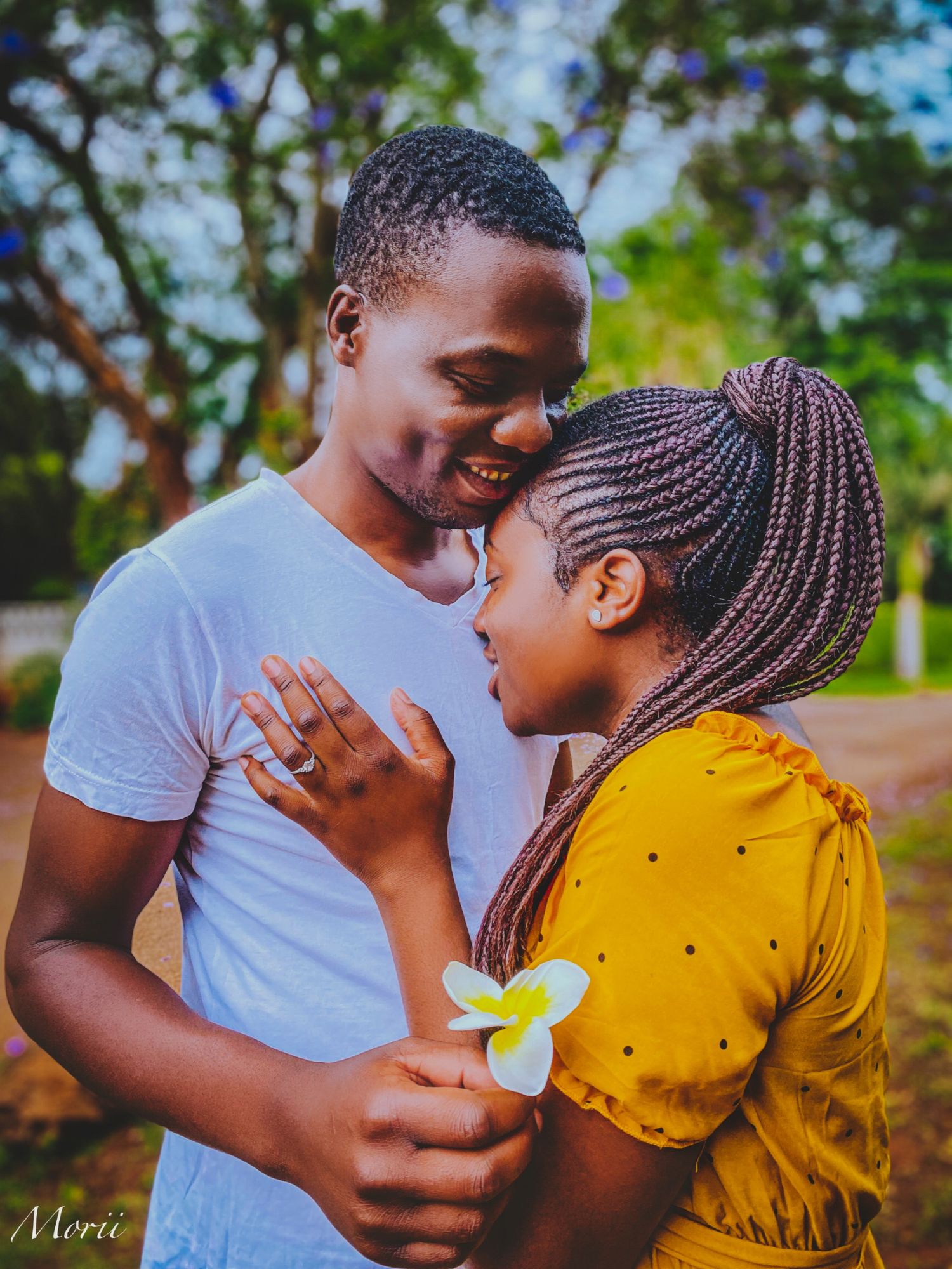couple posing for portrait session