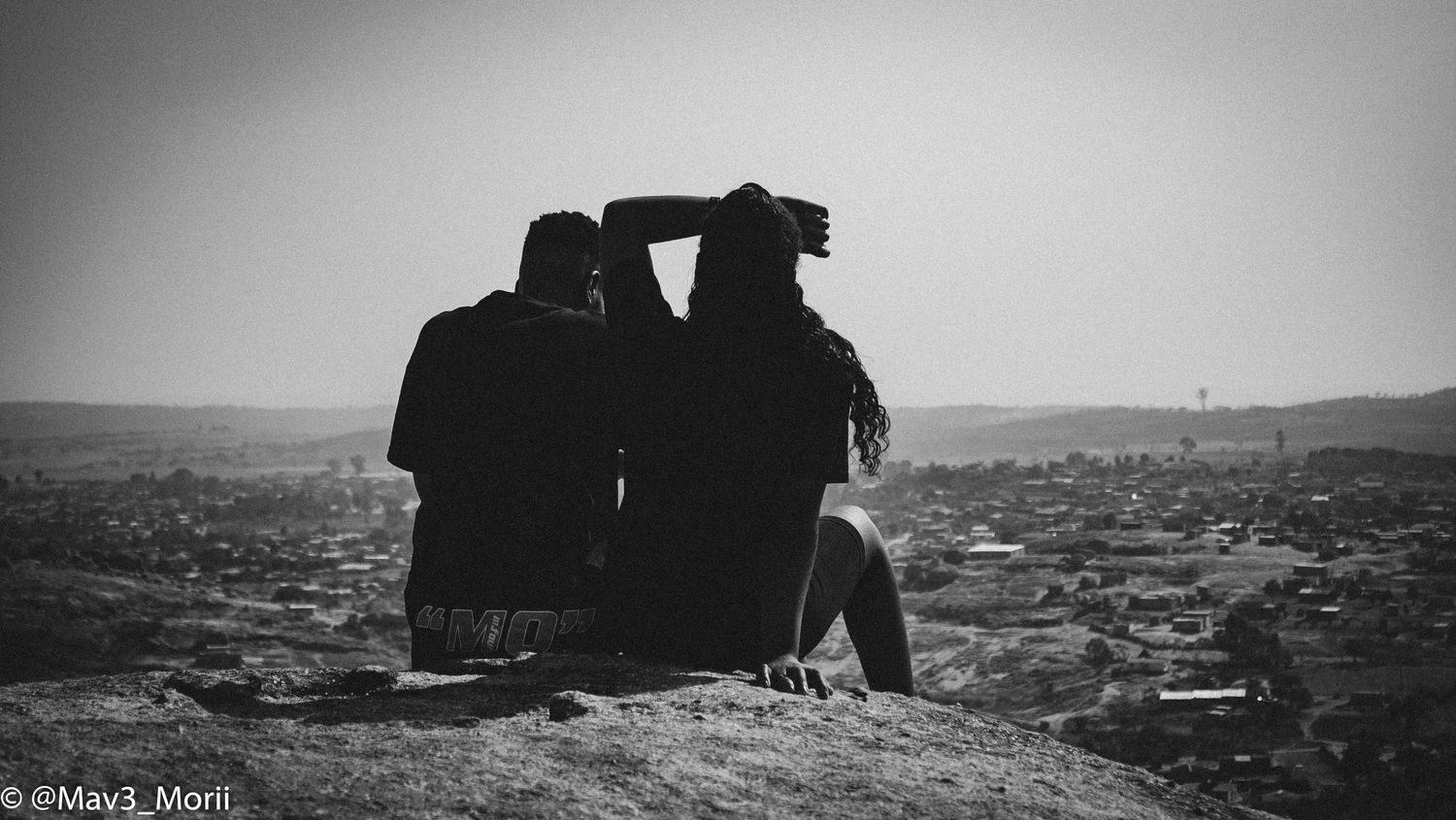 couple posing for portrait session