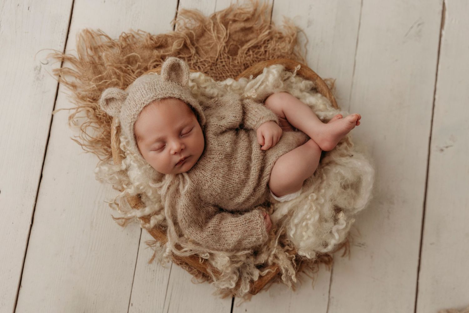 newborn jongen beertje