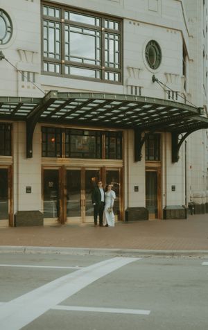 Fort Worth Texas downtown courthouse wedding photography-elopement photographer based in Texas with a vintage look and retro style